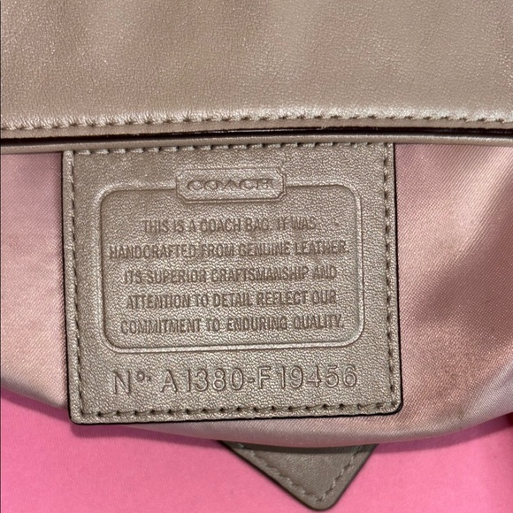 Coach Gold Metallic Tote Bag with Structured Design - Picture 4 of 6